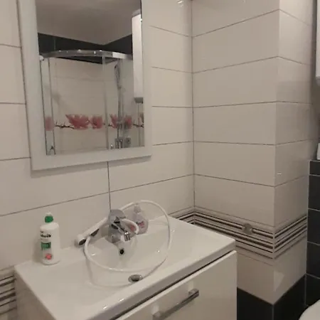 Przyjemny Blue Mare W Lukecinie Łukęcin