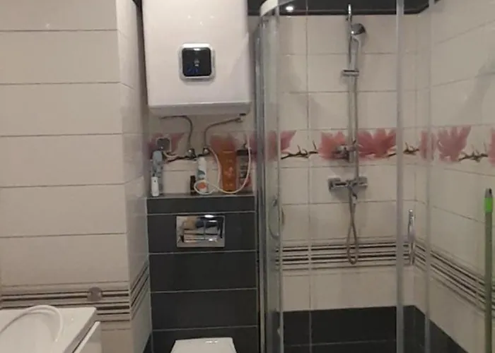 Przyjemny Blue Mare W Lukecinie Лукенцин